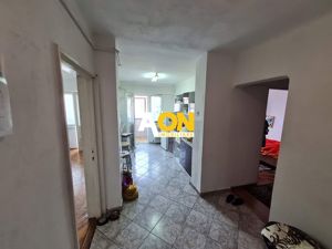 Apartament 4 Camere, 77 mp, Decomandat, Zona Cetate - imagine 2