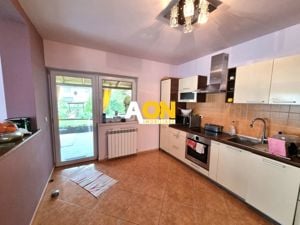 De vanzare casa 5 camere , 886mp teren, zona Alba-Micesti - imagine 4