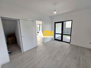 1/2 Duplex finisat la cheie, 4 camere, 231 mp teren, Cetate - imagine 8