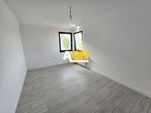 1/2 Duplex finisat la cheie, 4 camere, 231 mp teren, Cetate - imagine 17