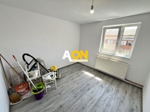 Apartament cu 3 Camere, Recent Renovat, Cetate - imagine 10