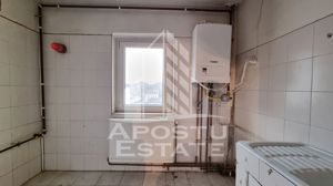 Apartament 4 camere, etaj intermediar, centrala proprie, zona Lipovei - imagine 4