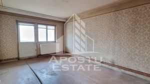 Apartament 4 camere, etaj intermediar, centrala proprie, zona Lipovei - imagine 2