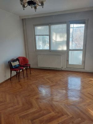 vand apartament 2 camere mandat,zona ASTRA ,BRASOV,parchet stejar,balcon,48m.p.,etaj2,centrala  - imagine 4