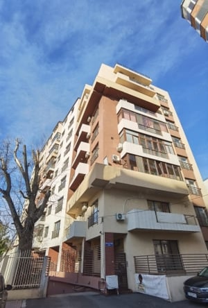 Apartament 3 camere, decomandat, 70mp, Nerva Traian, 235.000euro - imagine 12