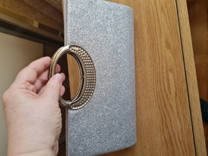 plic argintiu nou cu eticheta