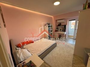 Apartament central ultramodern cu scară interioară - imagine 19