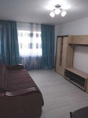 Apartament de 2 camere, 60 mp, decomandat, balcon, zona Aparatoruu Patriei 