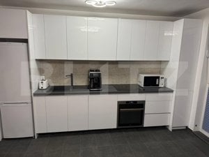 Apartament semidecomandat, 2 camere, boxa, parcare si garaj, zona Eroilor - imagine 2