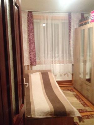 Apartament cu 3 camere , etaj 1, ultracentral, orasul Sacueni, jud. Bihor