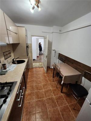 Apartament 3 camere - Zona Lipovei - Centrala Proprie - imagine 5