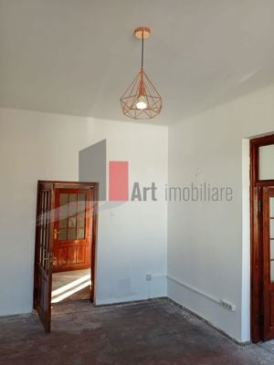 Vila  de inchiriat recent renovata - imagine 13