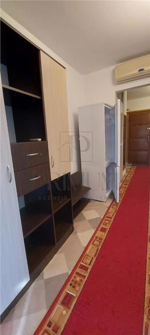 Apartament 3 camere - Decomandat - Zona Linistita - imagine 9