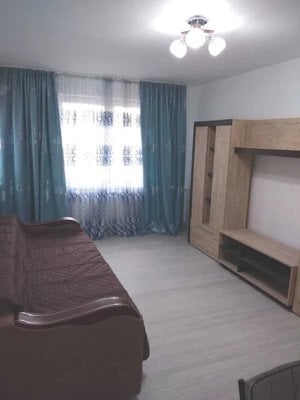 Apartament de 2 camere, 60 mp, decomandat, balcon, zona Aparatoruu Patriei 