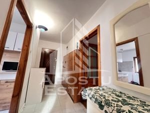 Apartament cu 3 camere, centrala proprie, zona Bucovina