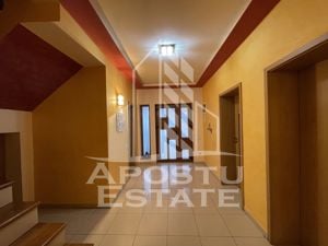 Casa individuala cu 8 camere, + anexa, Zona Bucovina - imagine 2