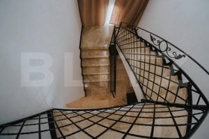 Vila Exclusivistă de Vânzare , Potențial Rezidențial sau Comercial - imagine 13