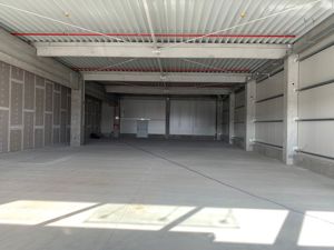 Spatiu Comercial - 446 mp - Fun Shop Park Mosnita Noua - imagine 8