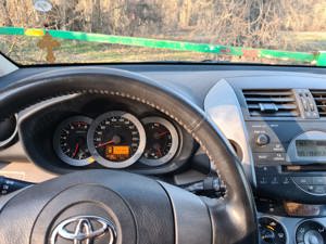 Vand TOYOTA RAV-4 din 2007, 4x4, 173000km, benzina, cutie manuala, functioneaza ireprosabil - imagine 2