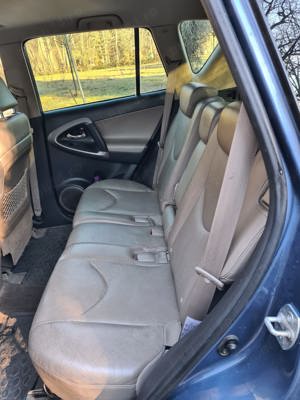Vand TOYOTA RAV-4 din 2007, 4x4, 173000km, benzina, cutie manuala, functioneaza ireprosabil - imagine 10