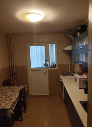 Vanzare Apartament 3 Camere Decomandat Aparatorii Patriei-Al.Tomesti - imagine 4