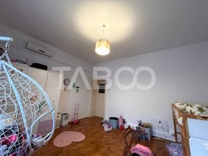 Apartament de vanzare 4 camere 2 bai balcon curte comuna 147 mpu Sibiu - imagine 11