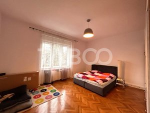 Apartament de vanzare 4 camere 2 bai balcon curte comuna 147 mpu Sibiu - imagine 18