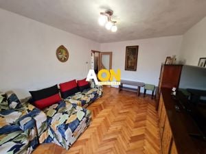 Apartament 3 camere, Decomandat, 69 mp, Zona Cetate - imagine 2