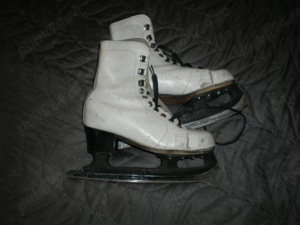 Patine de gheata din piele