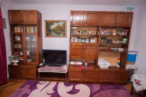 Apartament decomandat 3 camere in vila central - imagine 3