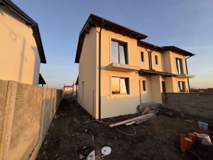 Sacalaz, 1/2 Duplex P+E, 4 Camere,2 Bai,Terasa Acoperita - imagine 2