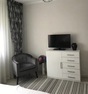 in centru pe Bulevardul Decebal ofer chirie Apartament 2 camere  - imagine 9