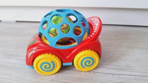 Jucarie zornaitoare - Zola - Masinuta cu bila, 8x12x8 cm