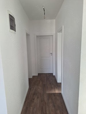 Duplex Modern cu 3 Camere, 2 Băi și Teren de 368 mp - imagine 8