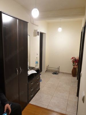 Vând apartament 3 camere semidecomandat etaj 1 cartier Magnolia, zona Metro aeroport Craiova