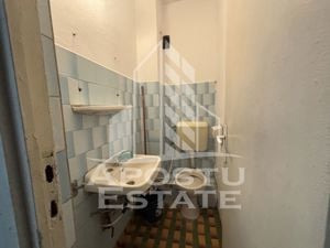 Apartament cu 3 camere si două băi in zona Sagului, decomandat - imagine 9