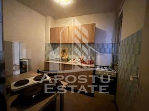 Apartament cu 3 camere si două băi in zona Sagului, decomandat - imagine 3