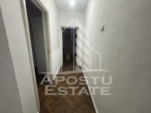 Apartament cu 3 camere si două băi in zona Sagului, decomandat - imagine 7