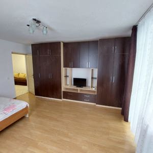 Vând apartament cu 3 camere în Zorilor, cartirer Europa  PERSOANĂ FIZICĂ - imagine 5