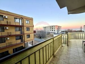 Apartament cu 3 camere de vânzare în zona Mamaia Nord Constanta - imagine 7