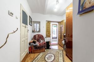 Casă cu 2 apartamente la un pas de centrul orașului! - imagine 10