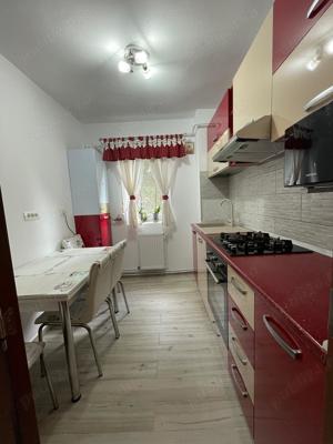 Apartament de vanzare, 2 camere, semidecomandat, zona centrala, et.3 4 - imagine 2