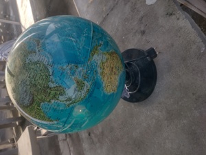 Glob pământesc cu bec