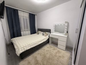 Vand apartament cu 2 camere Bd. Victoriei - imagine 8