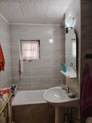 Vand urgent apartament cu 2 camere foarte central - imagine 2