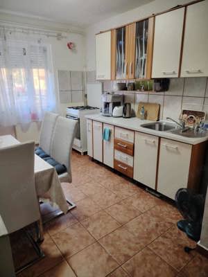 Vand urgent apartament cu 2 camere foarte central - imagine 6