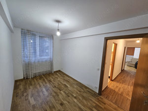 Vând apartament cu patru camere - imagine 7