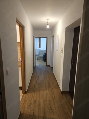 Vând apartament cu patru camere