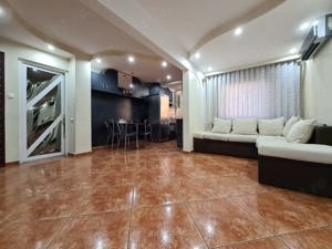 Apartament 3 camere de închiriat,  zona Decebal 