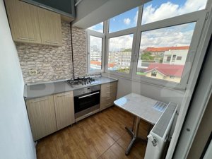 Apartament de 3 camere, decomandat, zona1 Mai, Ciuperca - imagine 9